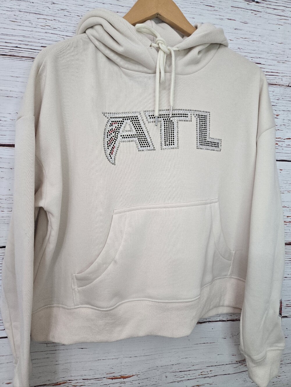 Atlanta Falcons ATL Rhinestone Hoodie Women’s XL Cream Pullover Sweatshirt